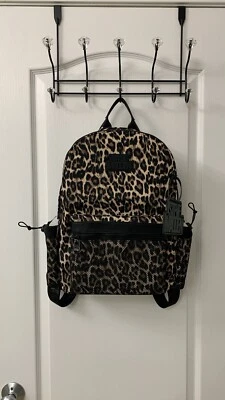 Mochila de viaje Steve Madden Leopard Foto 1 de 4