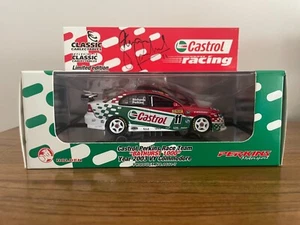 CLASSIC CARLECTABLES CASTROL 2003 BATHURST 1000 VY HOLDEN RICHARDS SIGNED 1:43 - Foto 1 di 6