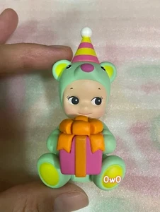 Authentic Sonny Angel BIRTHDAY GIFT Present Hug Mini Figure Toy🎂 - Picture 1 of 1
