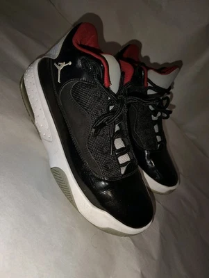 Nike Air Jordan Max Aura 2 preto cimento cinza lobo vermelho 6Y - Imagem 1 de 4