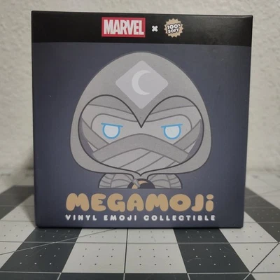 Figura Megamoji Moonknight Marvel 100% Vinilo Suave Foto 1 de 4