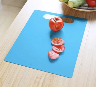 Прочный пластиковый разделочный коврик кухонный коврик синий с ручкой минималистский - Изображение 1 из 4