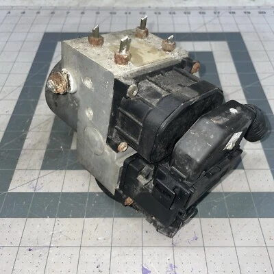 2000 2001 Subaru Legacy Outback M/T ABS Pump w/ Control Module Anti Lock Brakes - Image 1 of 4