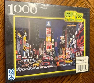 Times Square Glow in the Dark Puzzle NYC , 1000 Pieces, New & Sealed - Picture 1 of 10
