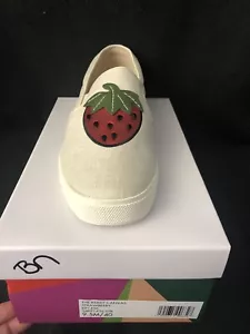 Katy Perry ~Strawberry Slip-on Women's 7.5W/9M~ Off White Canvas - Picture 1 of 7