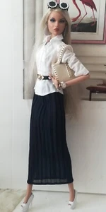 Clothing top, skirt only if interested on her accessories contact me for adding  - Picture 1 of 6