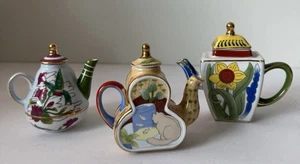 Juego de 3 mini teteras decorativas de porcelana Vivian Chan colibrí girasol gato - Imagen 1 de 19