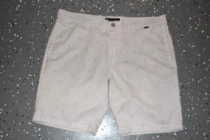 TRAVIS MATHEW Size 38 Men's Flat Front Poly Spandex Golf Shorts Gray Palm Trees - Picture 1 of 5