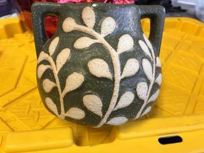 Jarrón/plantador verde oliva doble mango decoración 6”x7” texturizado Foto 1 de 4