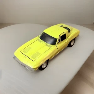 Vintage Die Cast Model Car Ertl 1:25th Scale Chevrolet Corvette 1963 Hongkong - Picture 1 of 6
