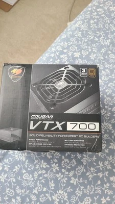 Fonte de alimentação Cougar VTX700 80 PLUZ BRONCE - Imagem 1 de 4