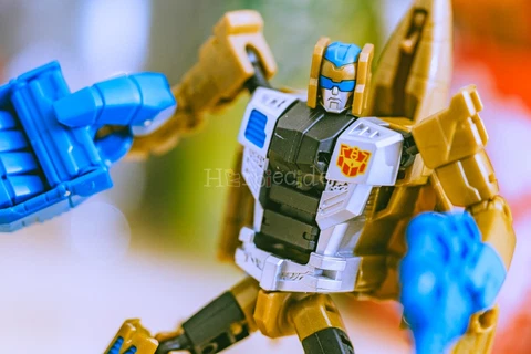Hasbro Transformers Combiner Wars G2 Quickslinger Slingshot Deluxe Superion Cover