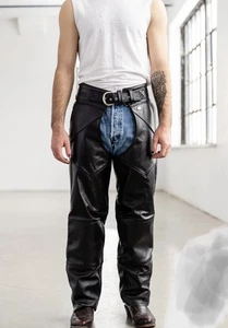 VINTAGE HARLEY DAVIDSON P3811 TOURING BIKER BLACK LEATHER CHAPS LOGO PRE-OWNED - Bild 1 von 12