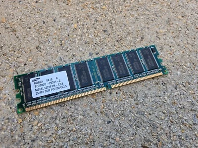 Chip RAM de memoria de escritorio Samsung 256 MB DDR PC2700-25331-Z M368L3223FTN-CB3 Foto 1 de 2