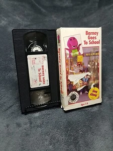 BARNEY GOES TO SCHOOL ~ VHS, 1990 ~ SING ALONG ~ ORIGINAL SLIPSLEEVE - Picture 1 of 2