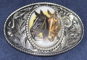Vintage silber & schwarz verzierte Pferdeköpfe auf Porzellan oval Western Gürtelschnalle - Bild 1 von 11