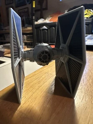 2014 STAR WARS HOT WHEELS ЗВЕЗДОЛЕТЫ ИМПЕРСКИЙ ГАЛСТУК ИСТРЕБИТЕЛЬ СВОБОДНЫЙ БЕЗ ПОДСТАВКИ/ПАКЕТА - Изображение 1 из 4