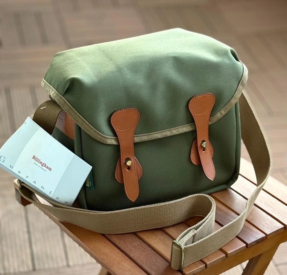 Bolsa para cámara Billingham F5.6 verde salvia sin usar con etiqueta bordes de nailon duraderos Foto 1 de 4