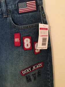 NEU MIT ETIKETT DKNY JEANS Dark Denim JEANSROCK mit FLAGGE LOGO Patch Patches Details Gr. 6 - Bild 1 von 7