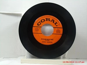 JOHNNY DESMOND -(45)-THE YELLOW ROSE OF TEXAS / YOU'RE IN LOVE WITH SOMEONE-1955 - Picture 1 of 2