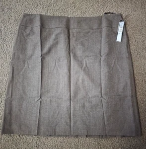 Tahari  suit skirt size 18 Brand New with tags attached Great wardrobe addition - Picture 1 of 4