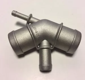 Distritos de agua de aluminio fundido VW MK4 Golf Jetta GTI TT 337 1,8T. Tubo J0121087C - Imagen 1 de 1
