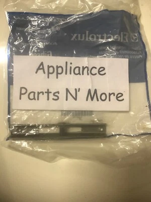 GENUINE OEM RANGE DOOR HINGE 318561100 - Image 1 of 4