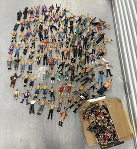MASSIVE Lot of WWE/WWF ACTION FIGURES GREAT SHAPE! Tons of Characters and Vtg - Picture 1 of 6