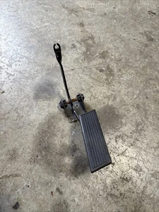 Pedal de gasolina Jeep Cherokee XJ 97-01 OEM (PB00) - Imagen 1 de 4