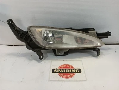 Passenger Right Fog Lamp from 2011 Kia Optima 10939108 - Image 1 of 4