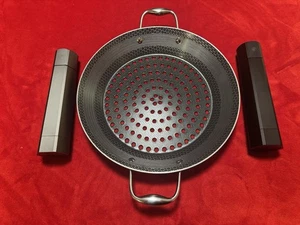 HexClad Hybrid Antihaft Grillpfanne + HexClad HexMill Salz & Pfeffermühlen Set - Bild 1 von 8