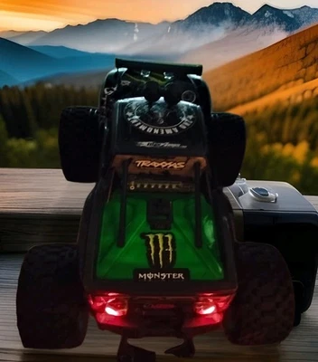 Traxxas X-Maxx 8S 4WD RTR Monster Truck with 2-4S 7000mAh.$700 IF YOU PICK IT UP - Image 1 of 4