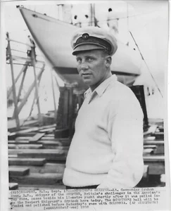 1958 Original Press Photo Americas Cup British Yacht SCEPTRE Skipper Graham Mann - Picture 1 of 6