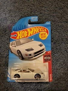 Hot Wheels 2017 Carded -- Nissan 3/5. - Picture 1 of 2