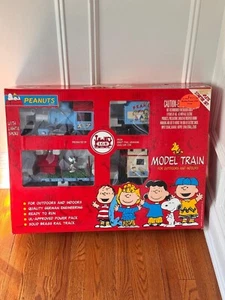 LGB 72427 Peanuts Complete Starter set Peanuts G-scale Model Train - Picture 1 of 12
