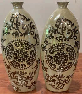 A Pair Of Vintage 18.5 In. Tall Porcelain Vases #C21 - Picture 1 of 13