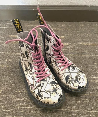 Dr. Martens 1460 Bota 8 Ojos Flor Mariposa Negro Blanco Botas Niños Niñas Talla 2 Foto 1 de 4