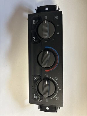Módulo de control de climatización delantero Chevy Silverado 2500 HD JZ198DD 2001-2002 (caja abierta) Foto 1 de 4