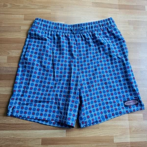 Vineyard Vines swim trunks boys 16 blue with red stars - Picture 1 of 11