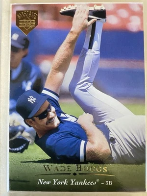 1995 Upper Deck Wade Boggs #445 Electric Diamond Gold HOF - Image 1 of 2