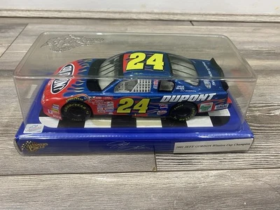 Jeff Gordon #24 DuPont 1:24 Model 2001 Winners Circle NASCAR. - Image 1 of 3