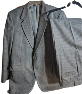 John Alexander 100% Wool 2 Pc Suit. Grey Pin Stripe 2 Button Jkt- 40 Pants-34 - Picture 1 of 18