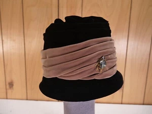 Vintage Union Made Black Velvet Caplet Hat With Beetle Hat Pin - Picture 1 of 8
