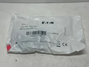 Eaton M22-WKV Selector Switch - Picture 1 of 3