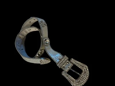 Cinturón de cuero plateado con cruces de herradura y diamantes de imitación para mujer pequeño - Foto 1 de 4