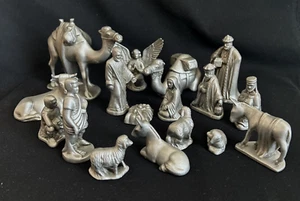 Set Natività Vintage Natale Ceramica Hobbista 1978 Dipinto 17 Pezzi Fatto a Mano - Foto 1 di 12