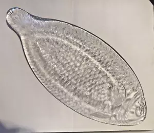 Bandeja para servir vintage de vidrio transparente con forma de pescado de 20,5 - Imagen 1 de 5