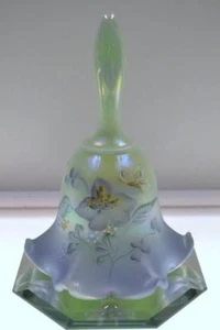 FENTON BELL SALICE VERDE GIGLIO E FARFALLE 7768GG NUOVO CON SCATOLA SPEDIZIONE GRATUITA - Foto 1 di 3