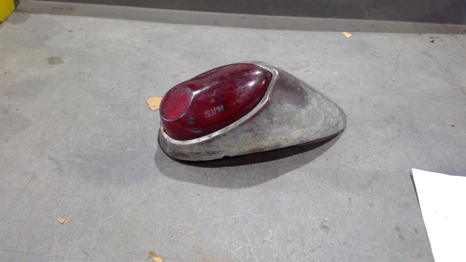 1952 1953 Hudson Wasp Tail HUTSI RH Driver luz de señal de giro y bisel. A4 Foto 1 de 4