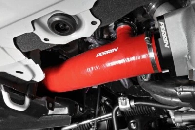 Manguera de entrada turbo roja Perrin para Subaru WRX 2022-2024 con admisión OEM o Perrin Foto 1 de 4